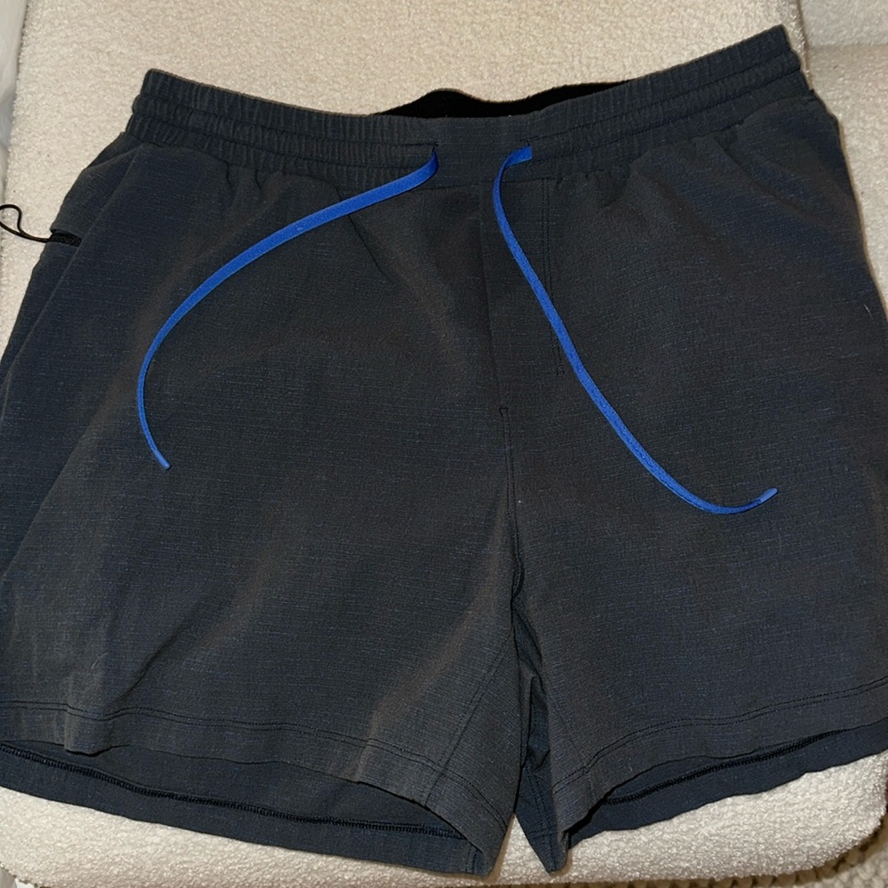 Lululemon shorts size M